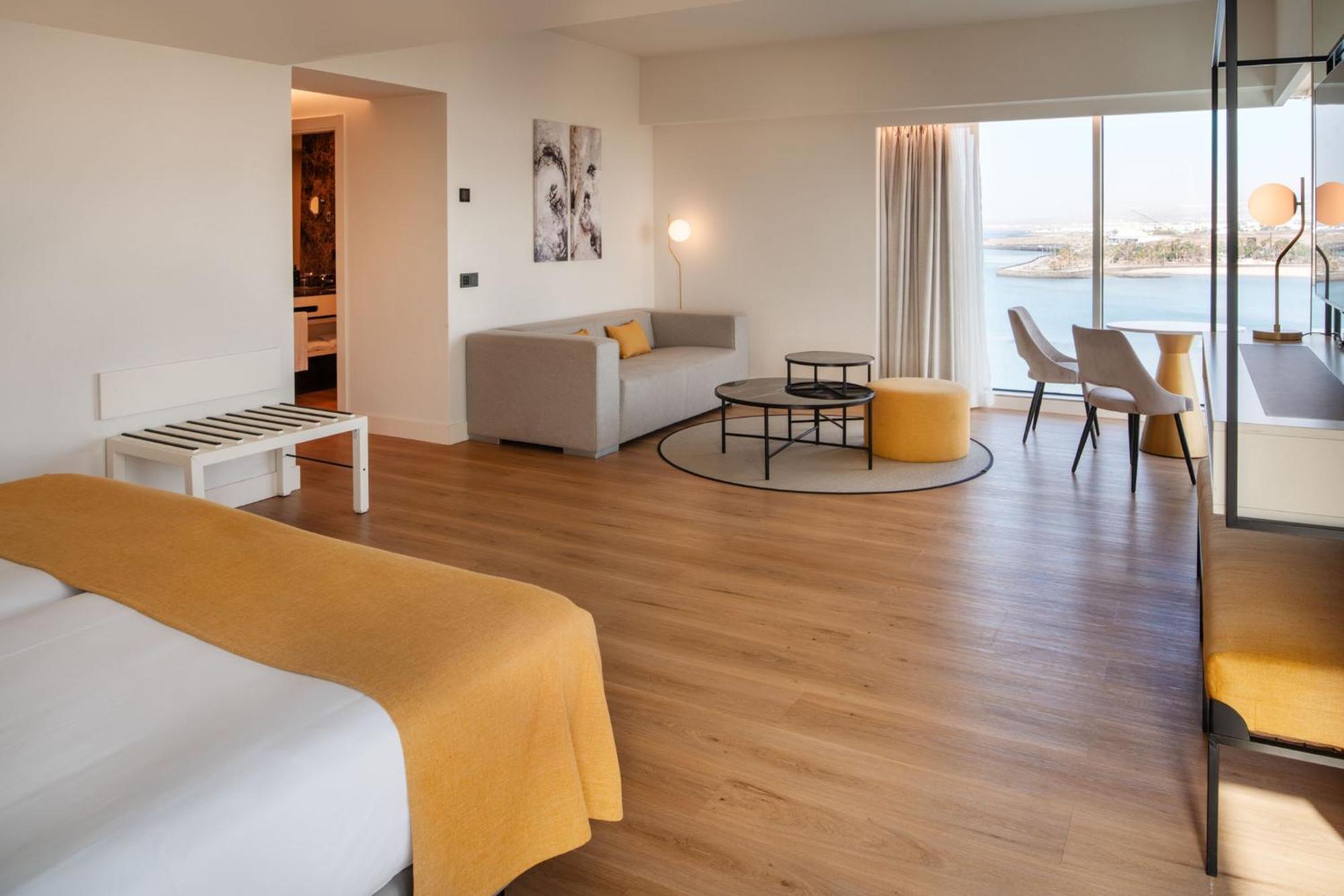 Arrecife Gran Hotel & Spa Εξωτερικό φωτογραφία A room at the hotel