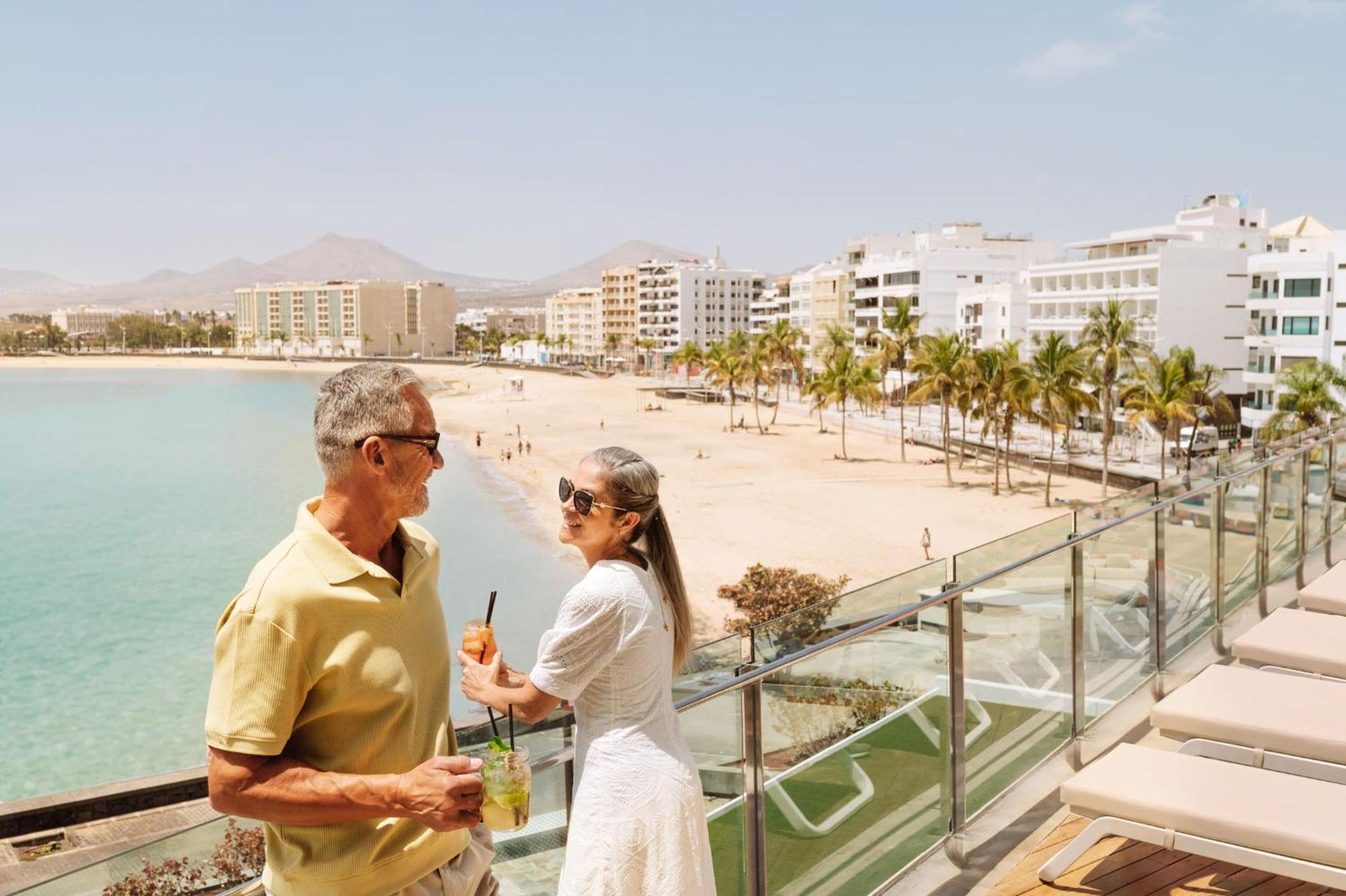 Arrecife Gran Hotel & Spa Εξωτερικό φωτογραφία Tourists on Fuerteventura