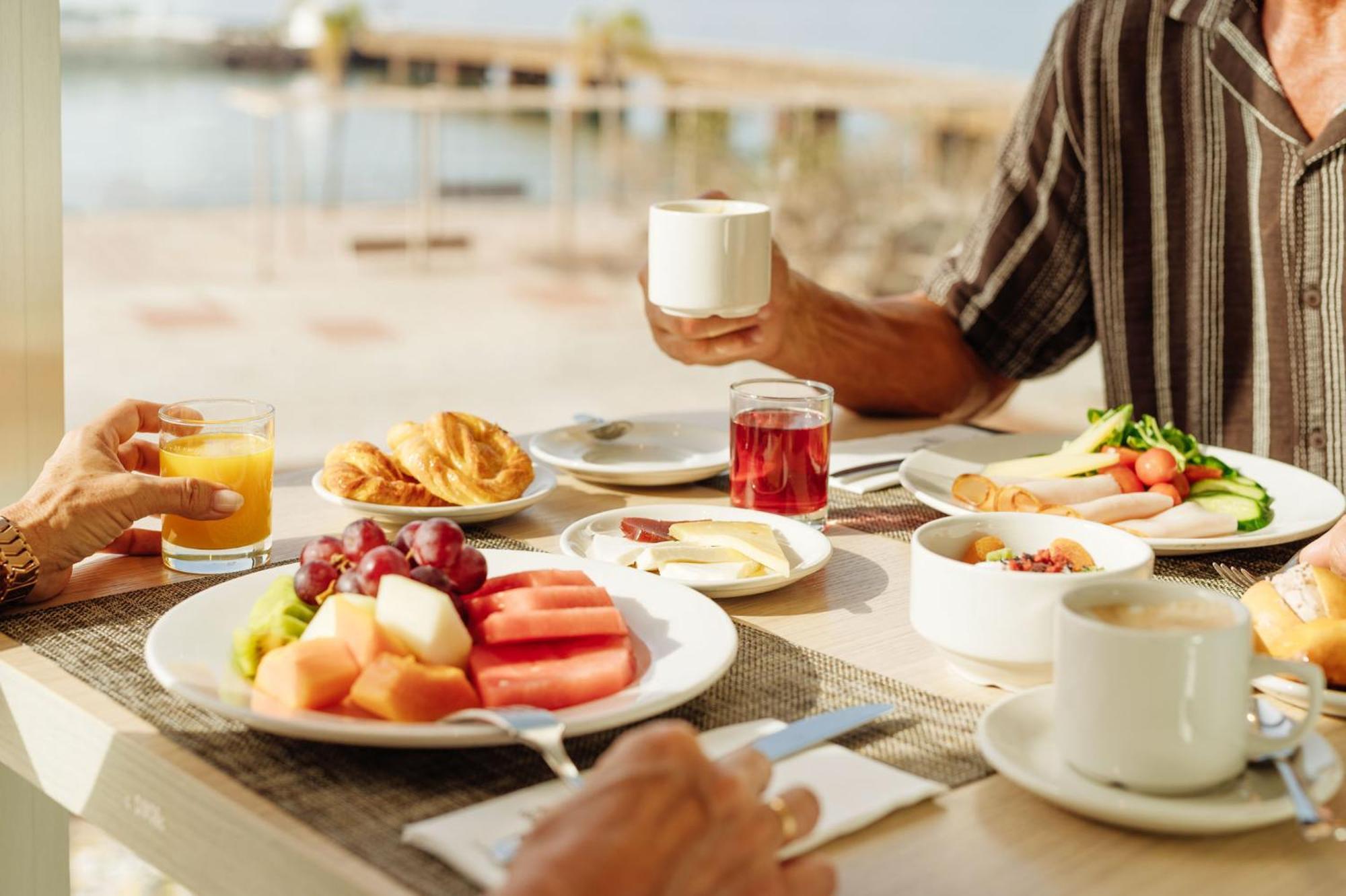 Arrecife Gran Hotel & Spa Εξωτερικό φωτογραφία A breakfast buffet