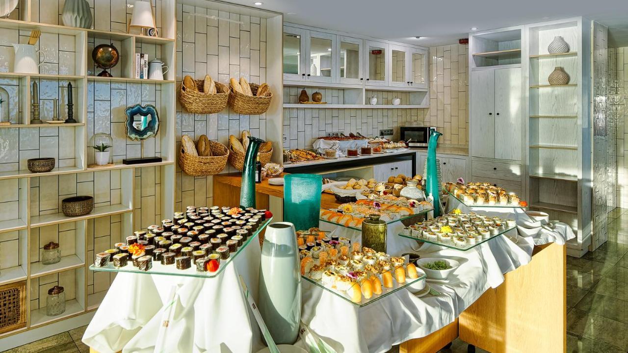 Arrecife Gran Hotel & Spa Εξωτερικό φωτογραφία A buffet at a hotel