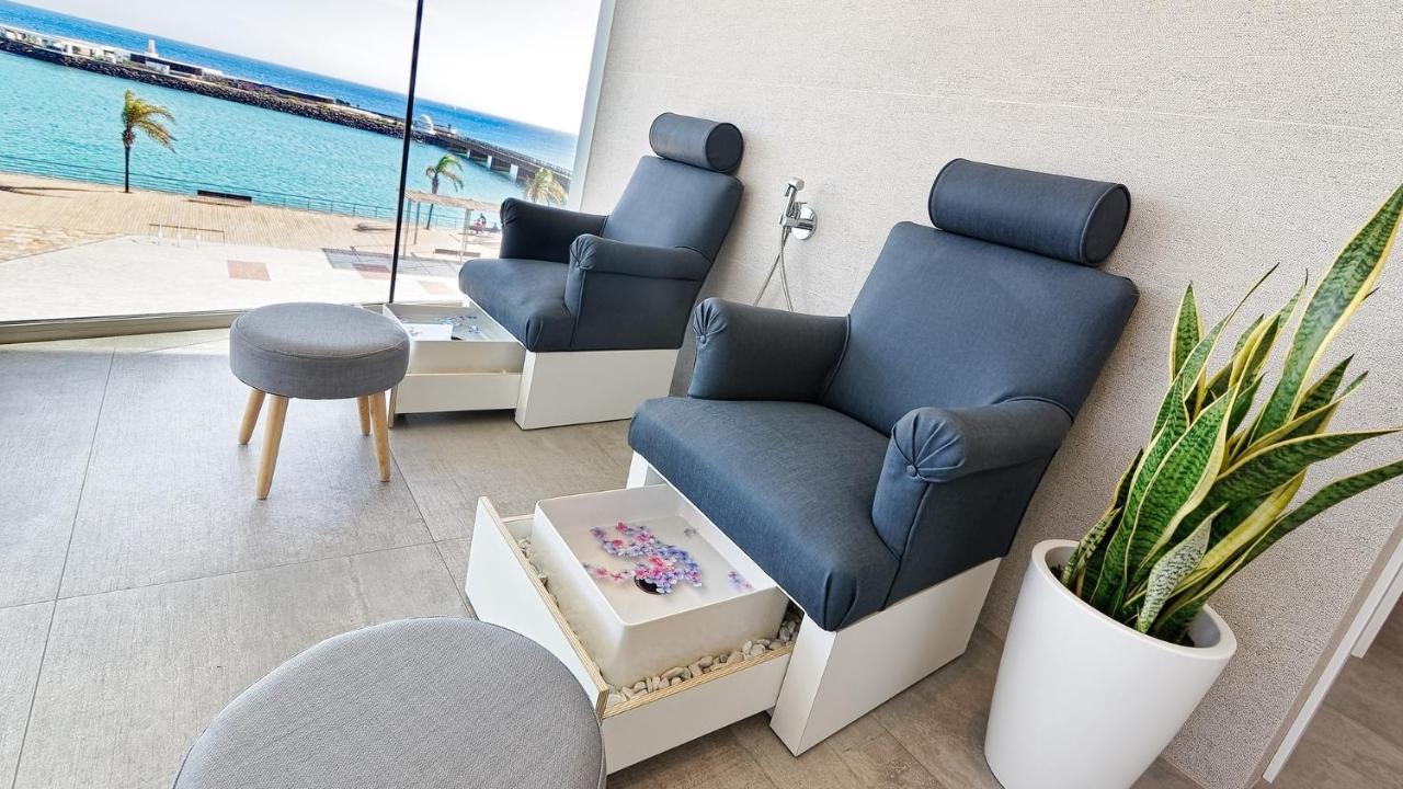 Arrecife Gran Hotel & Spa Εξωτερικό φωτογραφία A foot reflexology chair